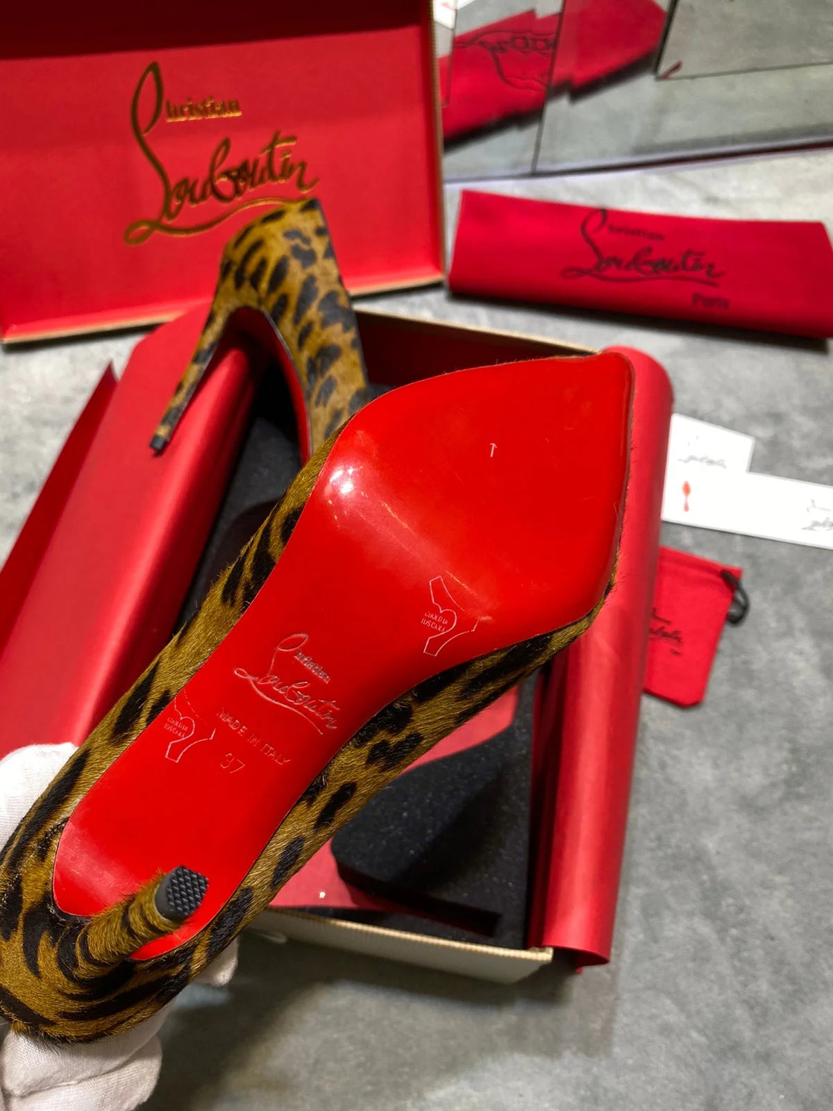 LOUBOUTIN TACCHI