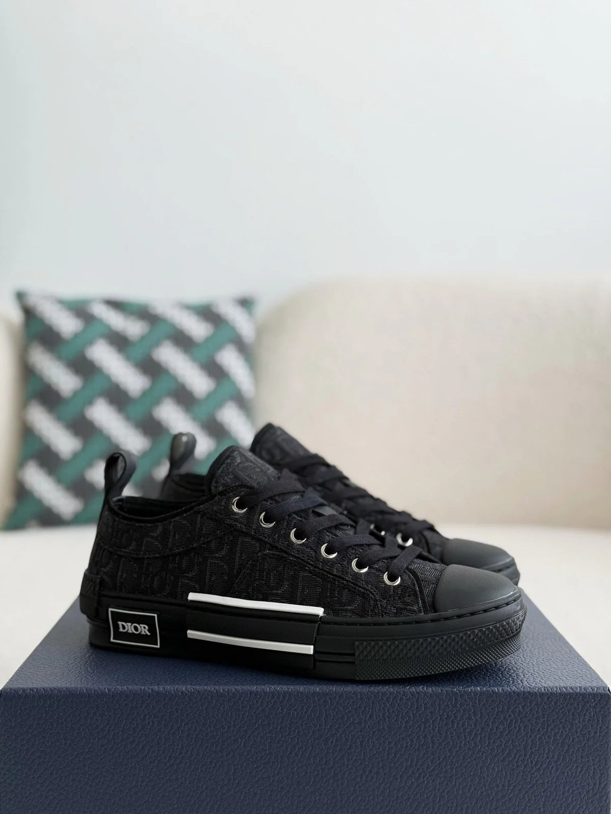 DIOR SNEAKER