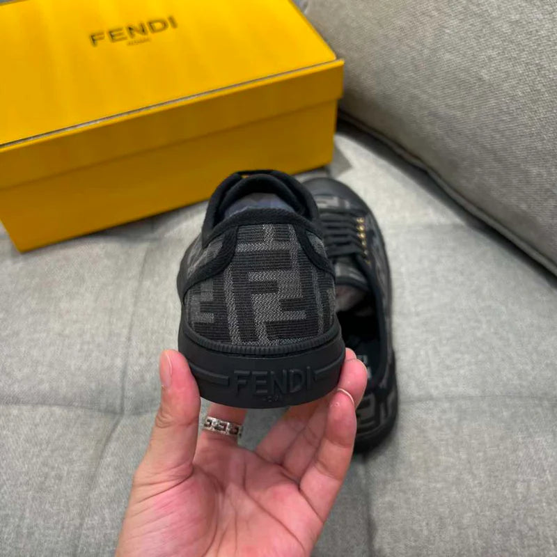 FENDI SNEAKER