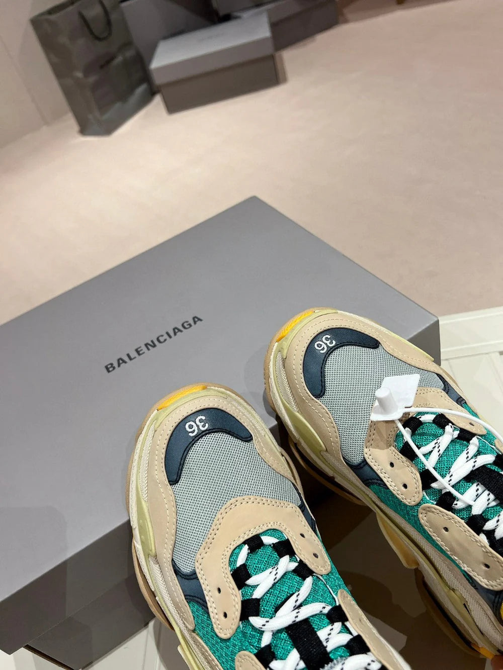 BALENCIAGA SNEAKER
