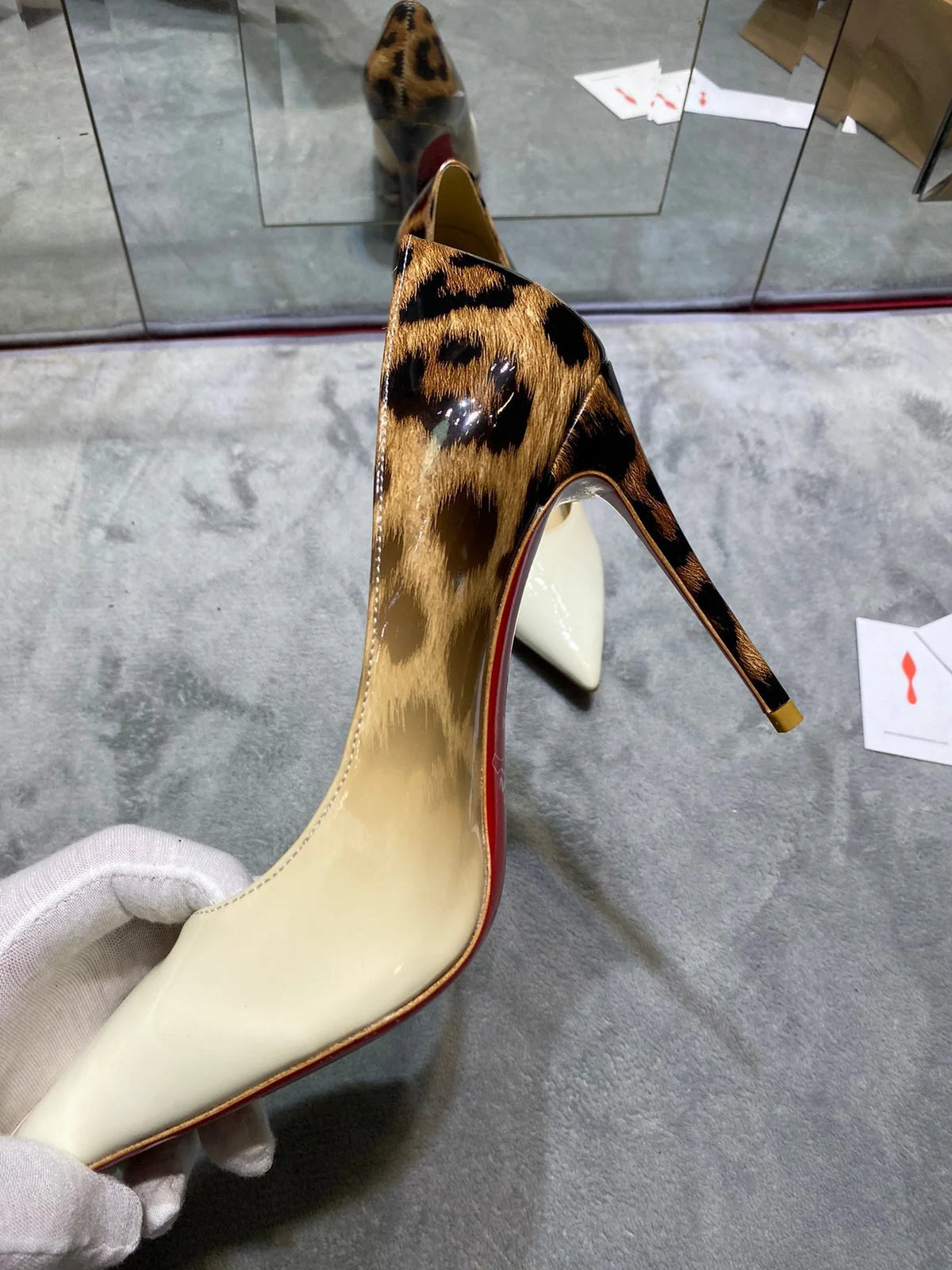 LOUBOUTIN TACCHI